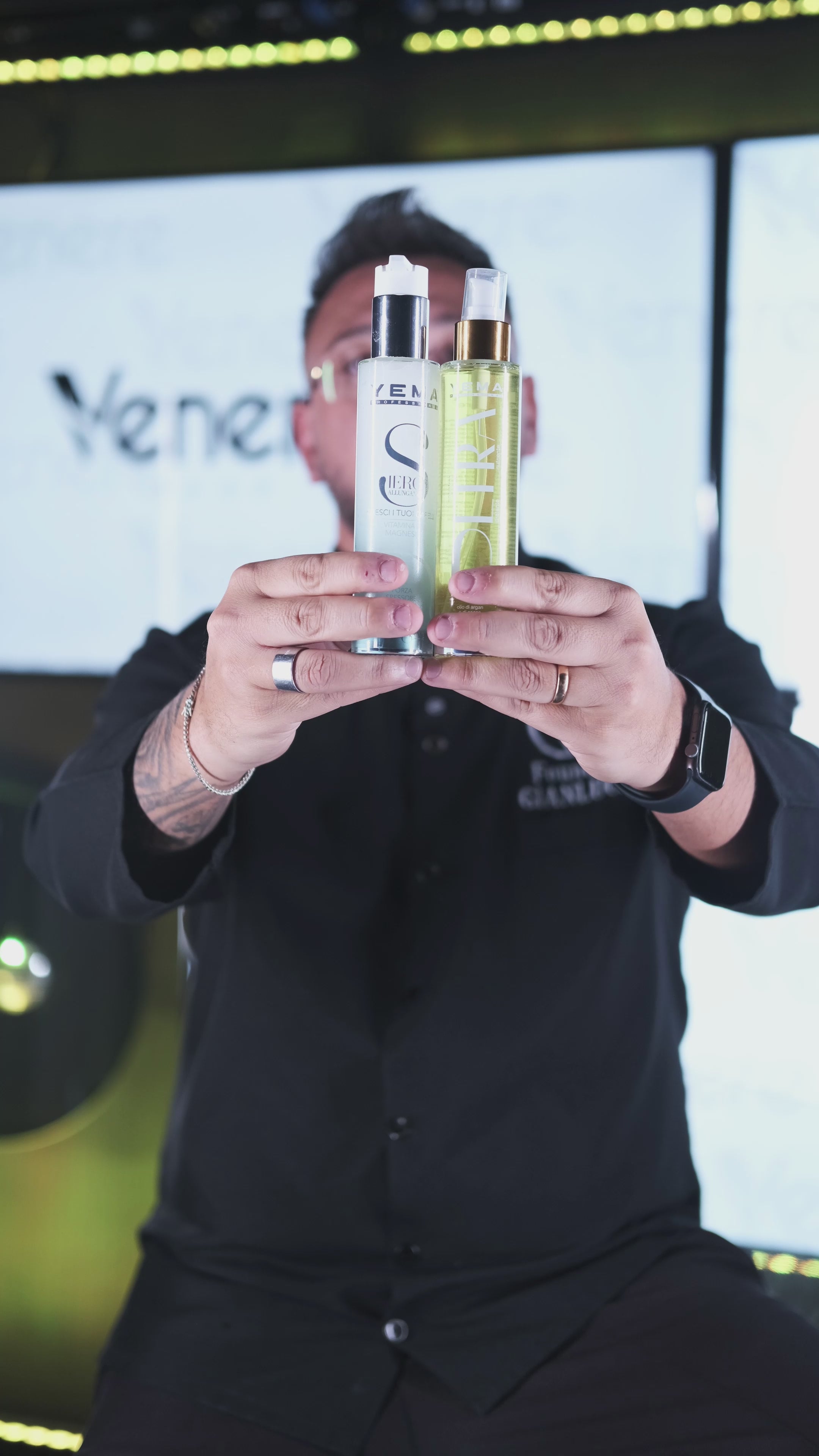 Carica video: 